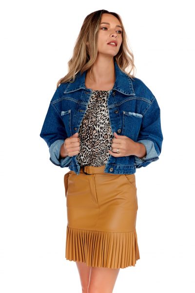 Jacheta albastra casual scurta cu croi larg din denim Jacheta albastra casual scurta cu croi larg din denim