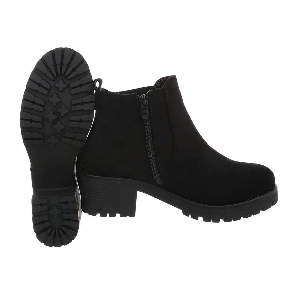 b05-2-blacksuedeset_2